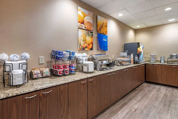 Comfort Inn 4