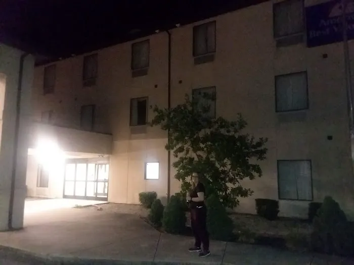 Americas Best Value Inn Louisville 4