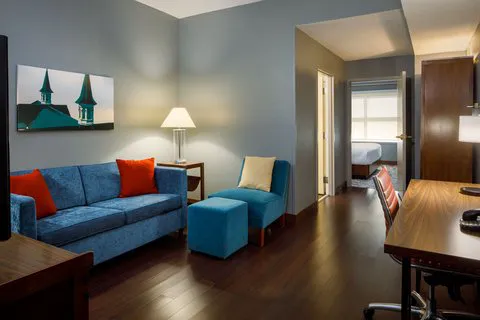 Four Points by Sheraton Louisville Airport 5