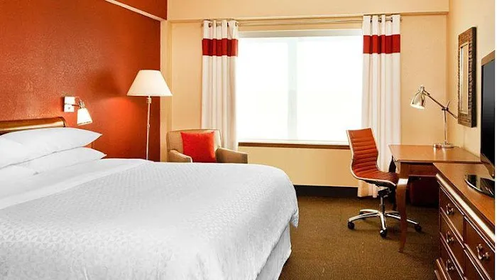 Four Points by Sheraton Louisville Airport 5