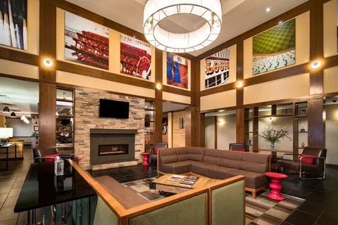 Four Points by Sheraton Louisville Airport 5