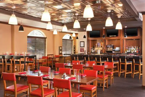 Four Points by Sheraton Louisville Airport 5