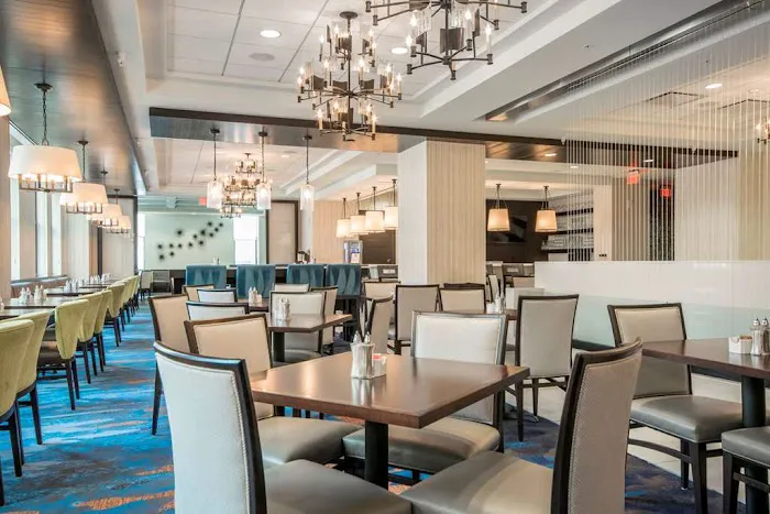 Embassy Suites by Hilton Louisville Downtown 5