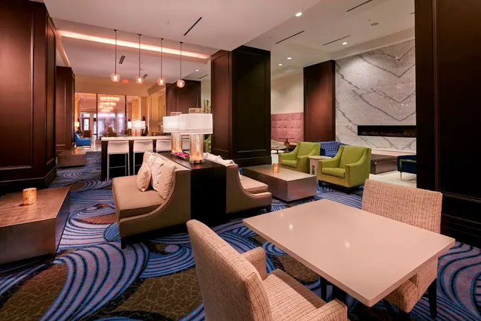 Embassy Suites by Hilton Louisville Downtown 5