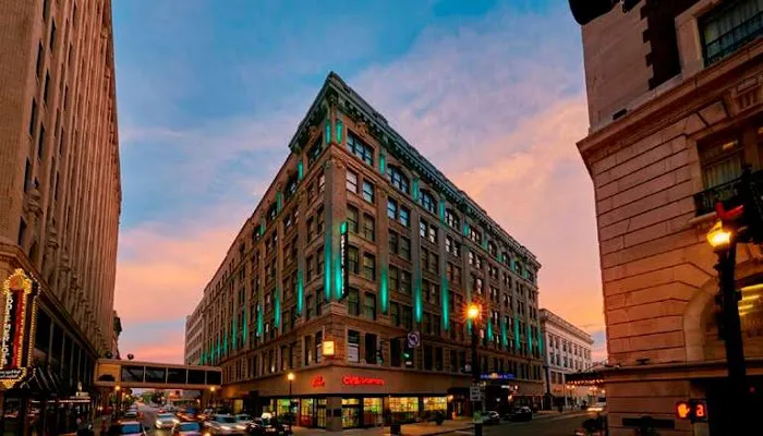 Embassy Suites by Hilton Louisville Downtown 5