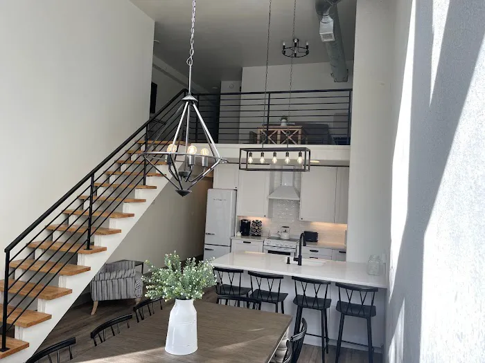 Hollyhock Suites 5