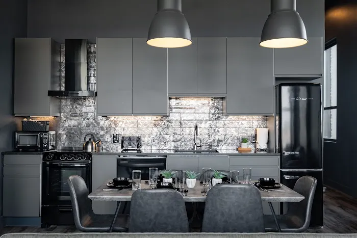 Hollyhock Suites 5
