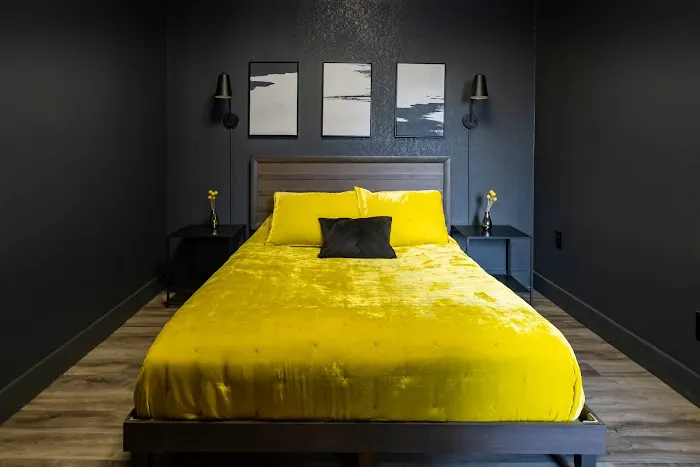 Hollyhock Suites 5