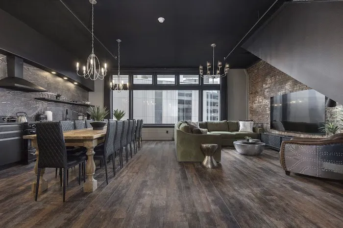 Hollyhock Suites 5