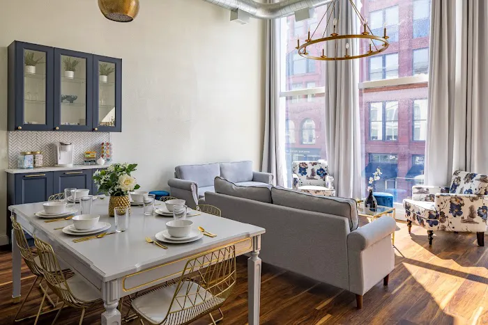 Hollyhock Suites 5