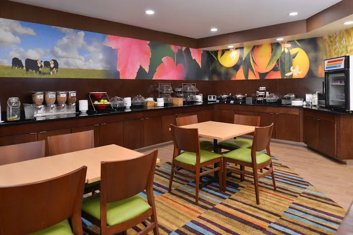 Fairfield Inn & Suites Louisville North 4