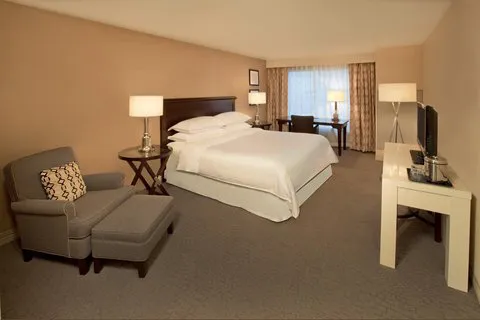 Sheraton Louisville Riverside Hotel 4