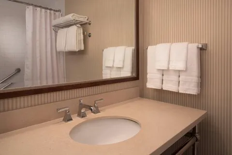 Sheraton Louisville Riverside Hotel 4