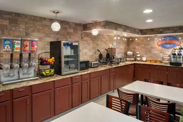 Baymont by Wyndham Louisville Airport South 4