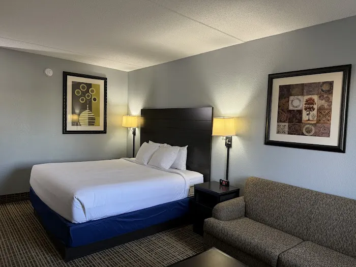 Baymont by Wyndham Louisville Airport South 4