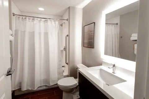 TownePlace Suites Louisville Airport 4