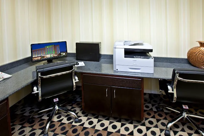 Holiday Inn Louisville Airport South by IHG 4