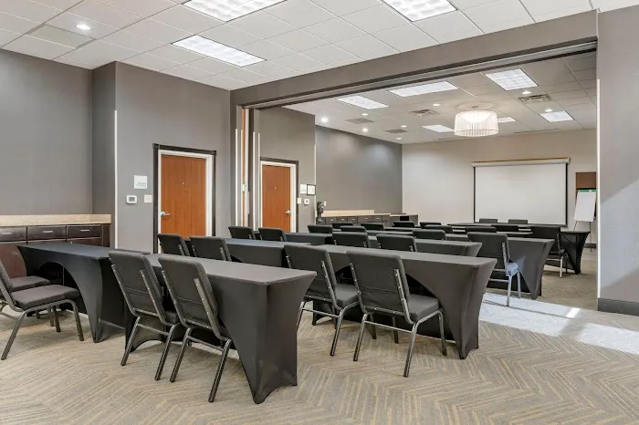 Holiday Inn Louisville Airport South by IHG 4