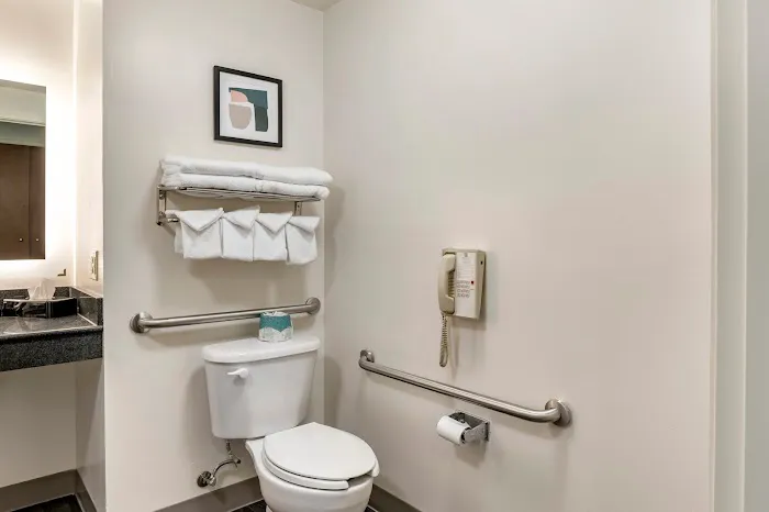 Holiday Inn Louisville Airport South by IHG 4