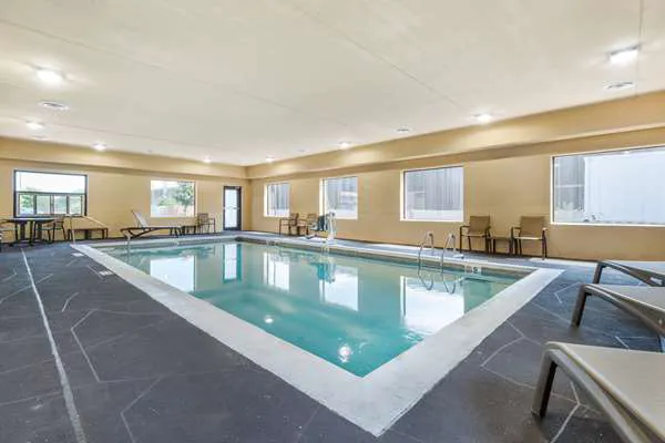 Comfort Suites Louisville Airport 4