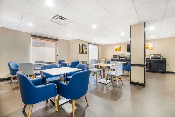 Comfort Suites Louisville Airport 4