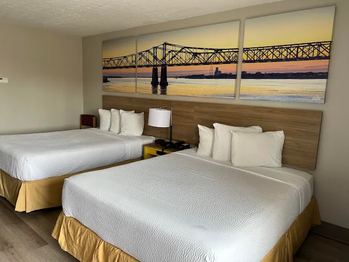 Days Inn by Wyndham Louisville Airport Fair and Expo Center 5