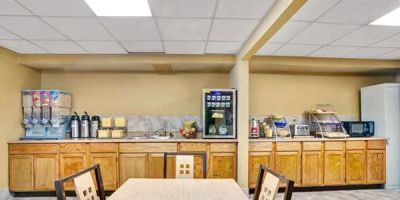 Days Inn by Wyndham Louisville Airport Fair and Expo Center