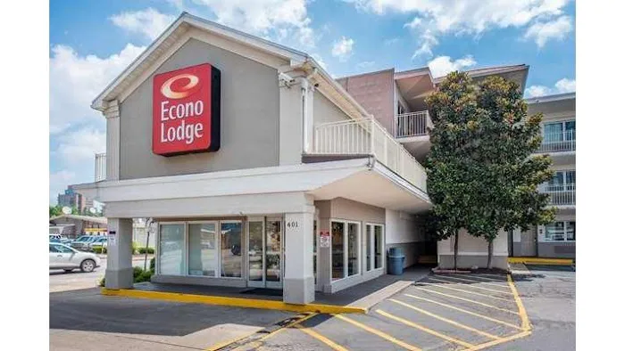 Econo Lodge Downtown 5