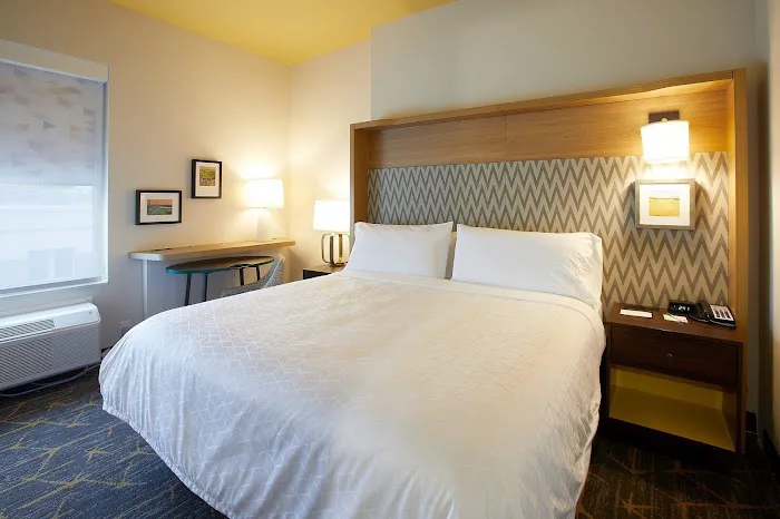 Holiday Inn Louisville Downtown by IHG 5