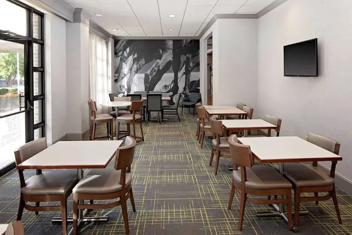 Hampton Inn Louisville Downtown 5