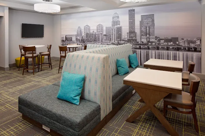 Hampton Inn Louisville Downtown 5