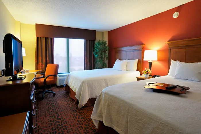Hampton Inn Louisville Downtown 5