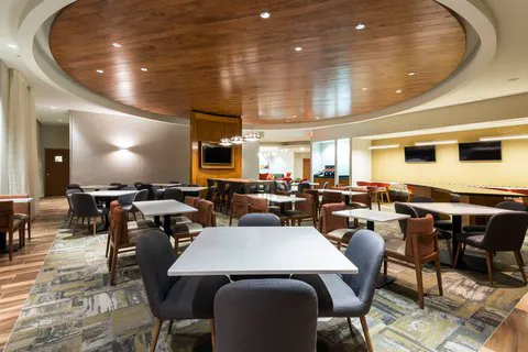 SpringHill Suites Louisville Downtown 5