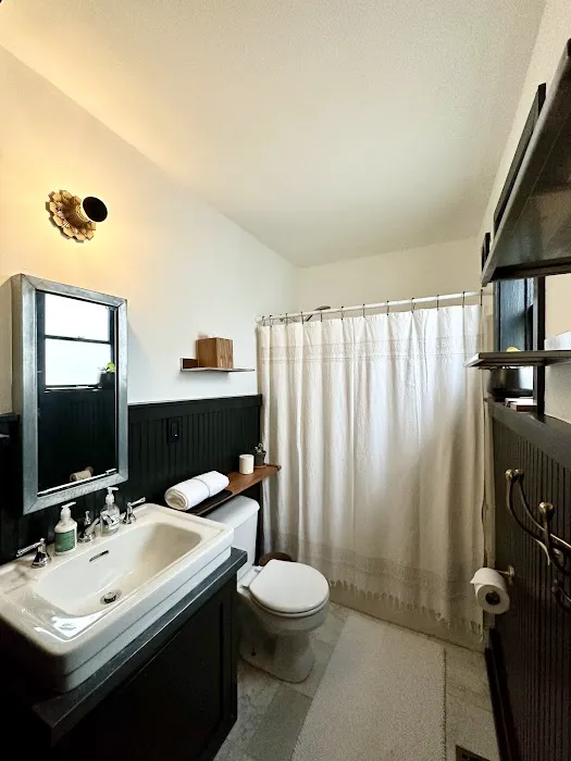 The Hilltop Hideaway - an AirBnB 5