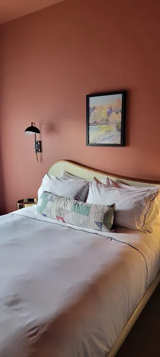 Hotel Genevieve 5