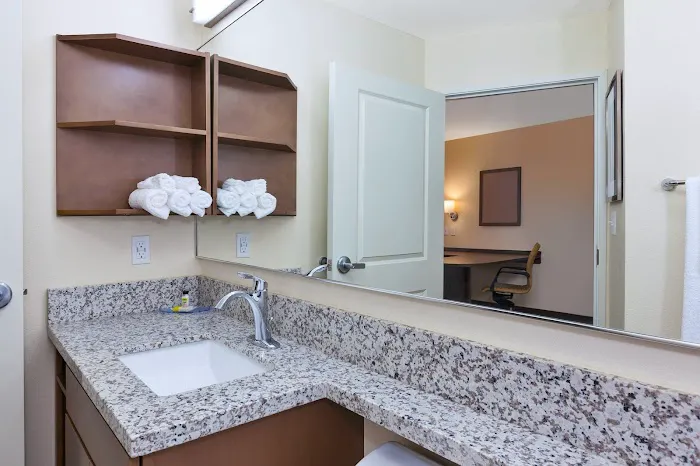 Candlewood Suites Louisville - NE Downtown Area by IHG 4
