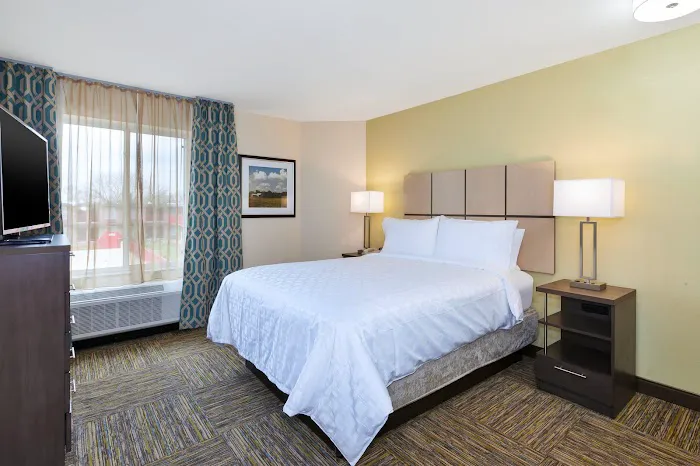 Candlewood Suites Louisville - NE Downtown Area by IHG 4