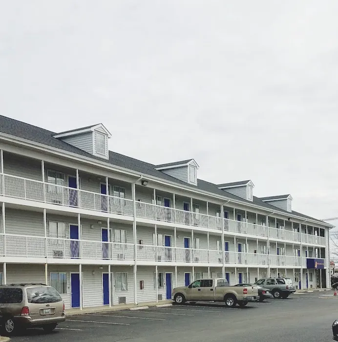 InTown Suites Extended Stay Louisville KY - Airport 4