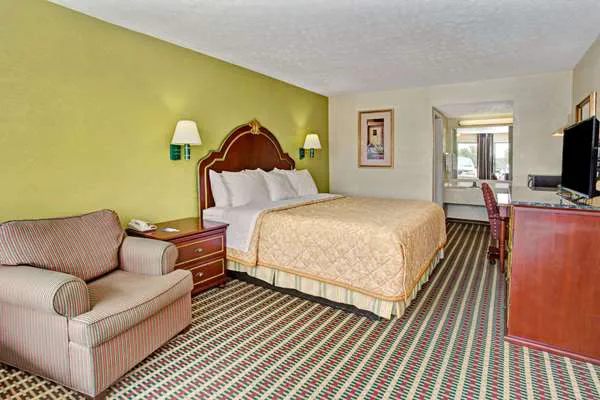 Travelodge by Wyndham Sellersburg / Louisville North 4