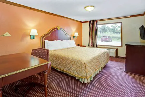 Travelodge by Wyndham Sellersburg / Louisville North 4