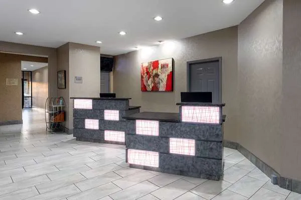Ramada by Wyndham Sellersburg/Louisville North 4