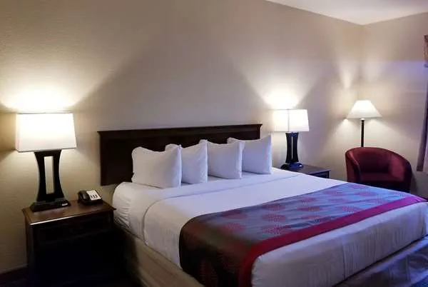 Ramada by Wyndham Sellersburg/Louisville North 4