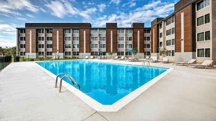 Holiday Inn Express Louisville Airport Expo Center by IHG 4
