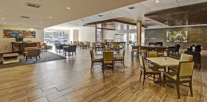 Holiday Inn Express Louisville Airport Expo Center by IHG 4