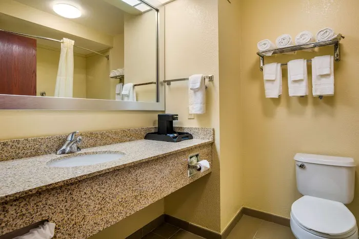 Quality Inn & Suites 4
