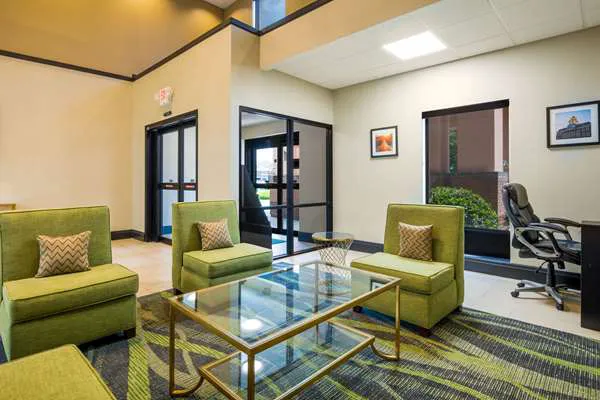 Quality Inn & Suites 4