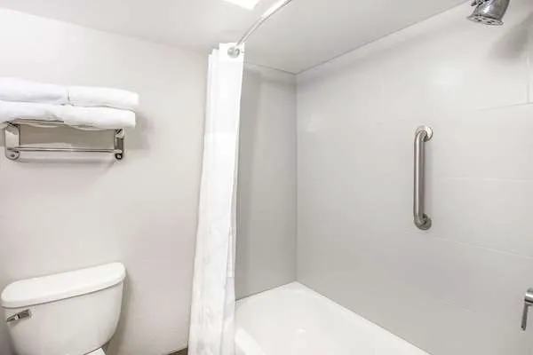 Wingate by Wyndham Louisville Fair and Expo 4