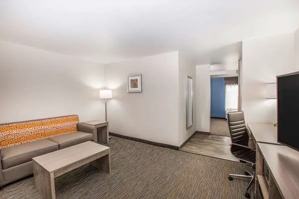 Wingate by Wyndham Louisville Fair and Expo 4