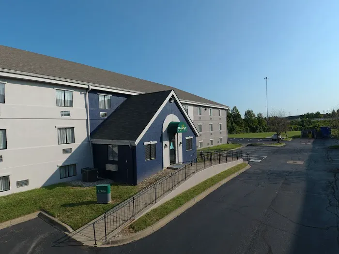 DuPont Suites 4