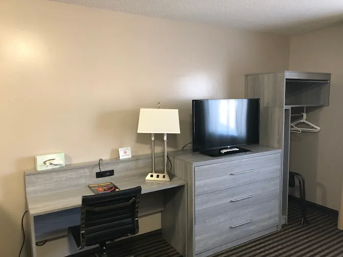 DuPont Suites 4